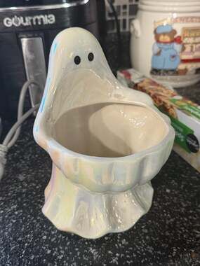 Way to Celebrate Ceramic Ghost Iridescent Halloween Decoration Candy Dish